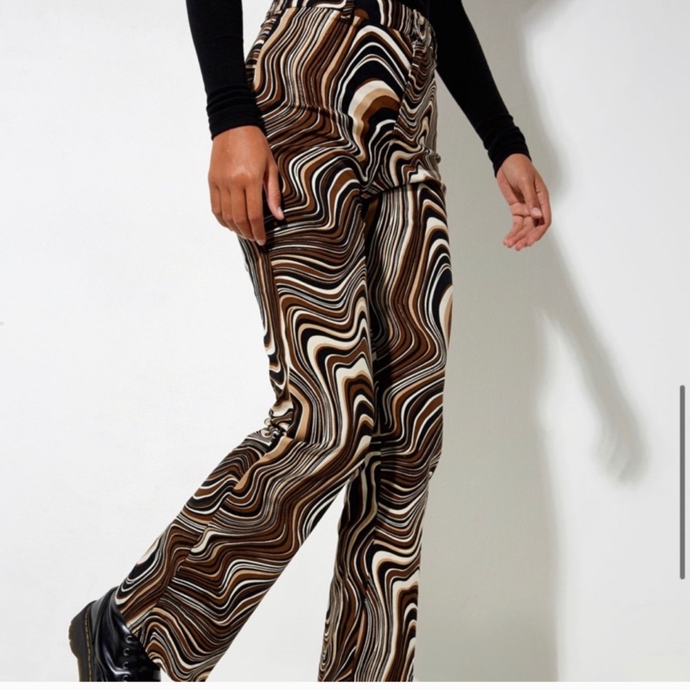 Motel rocks ZOVEN FLARE TROUSER IN
70'S RIPPLE size small